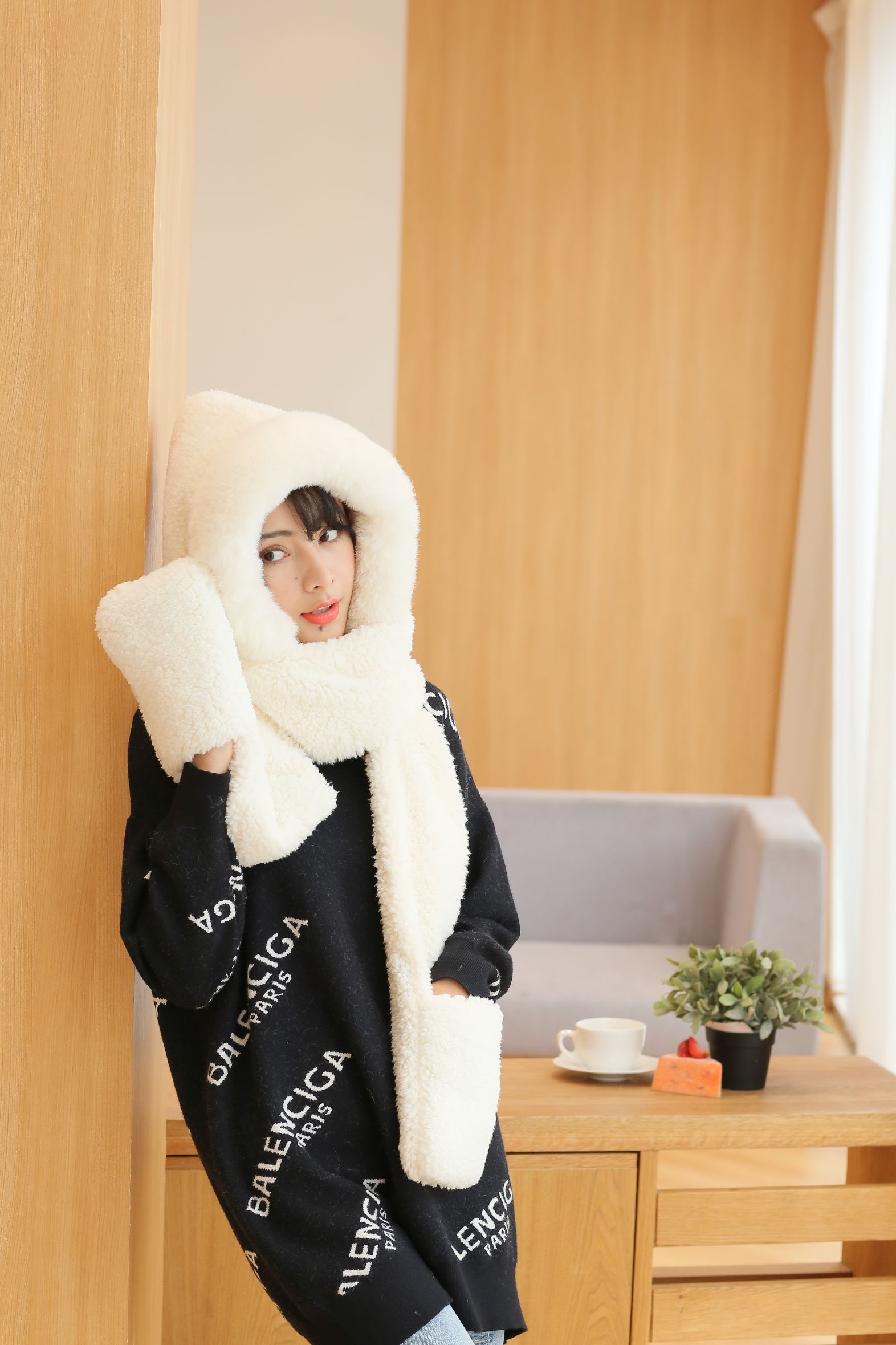 Cute fashion warm scarf and hat to keep warm