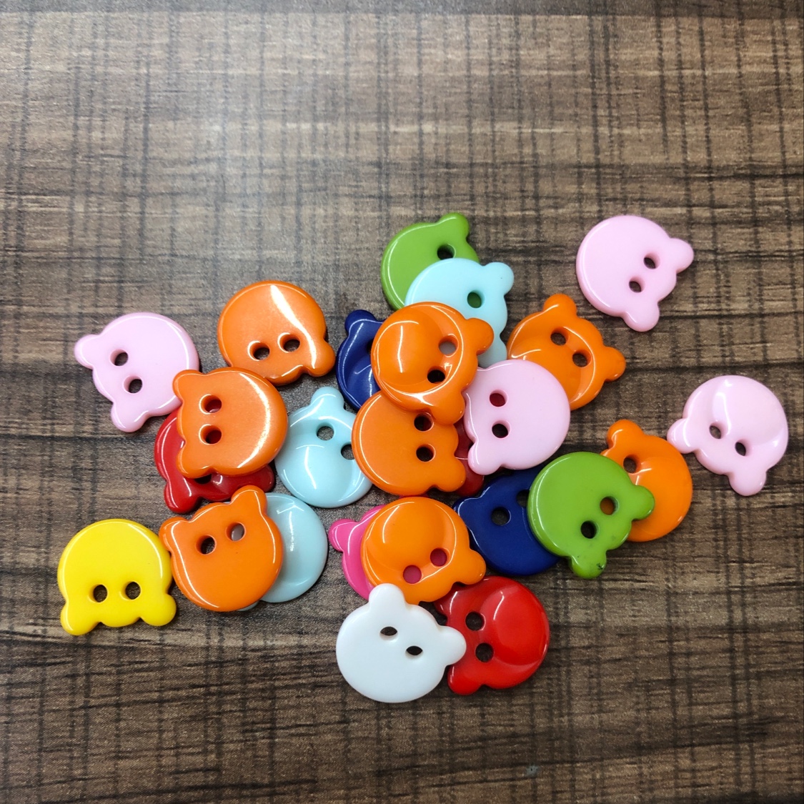 Two-eyed bear head buttons in many colors Specification drawing