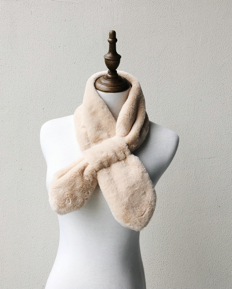 South Korea's Dongdaemun Hot Sale Of Foreign Women All Casual Modeling Imitation Rabbit Hair Hair Collar Warm Scarf Bib undefined