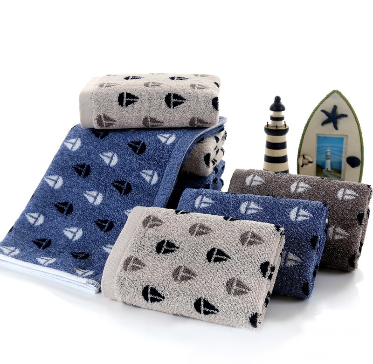 Small sailboat towel details Picture