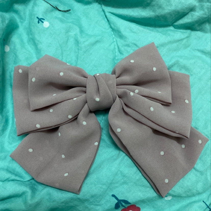Polka dot hairpin details Picture