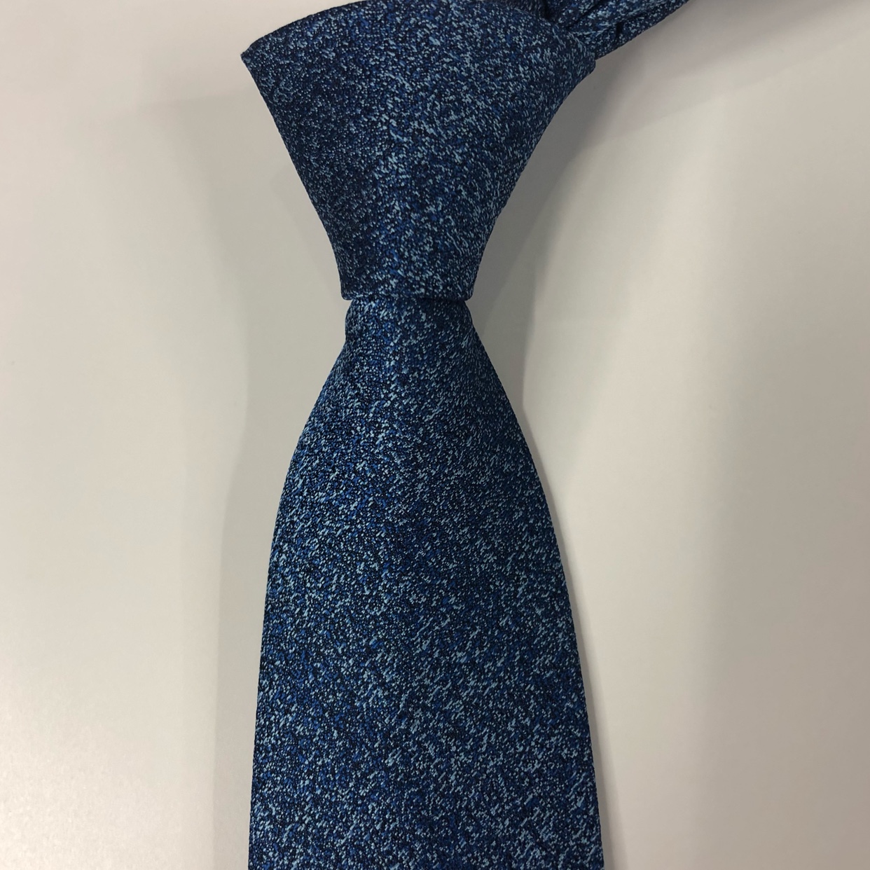 新款时尚蓝白色圆点男式领带，定制商务休闲正装领带，批发领带工厂详情图3