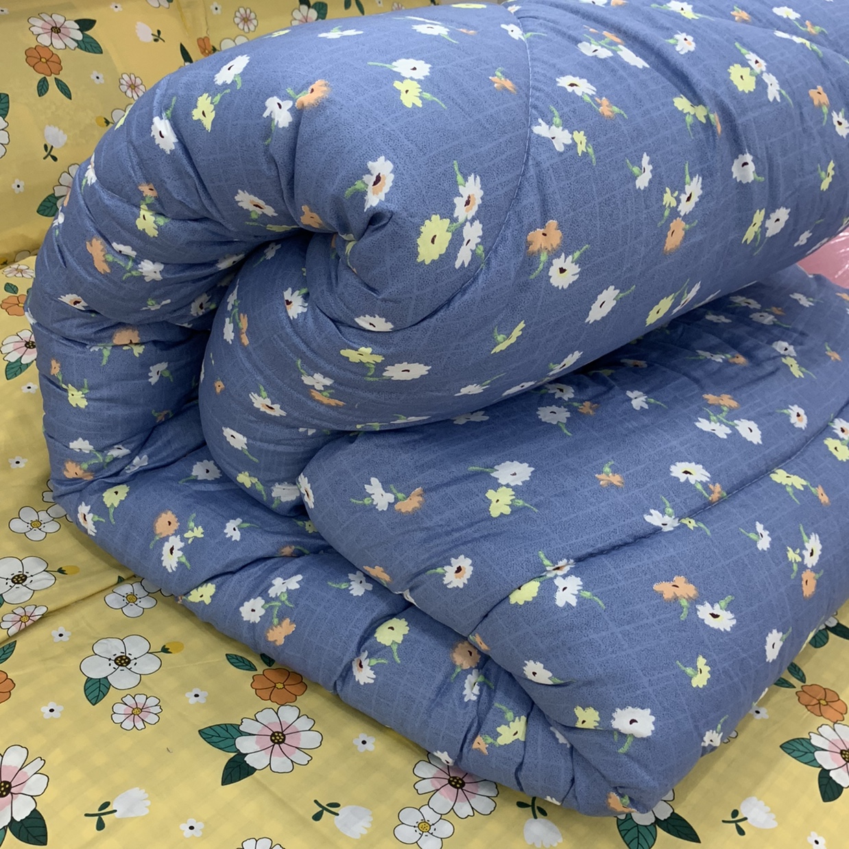 Diamond velvet winter quilt Item Picture