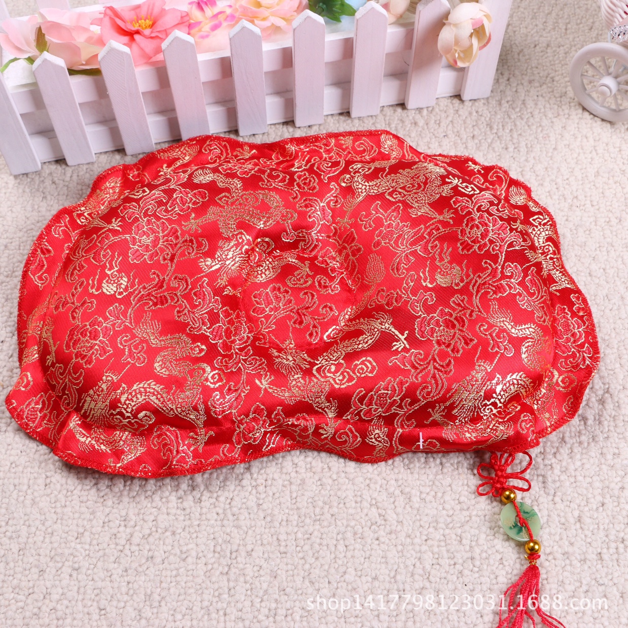Chinese knot shaped pillow thumbnail
