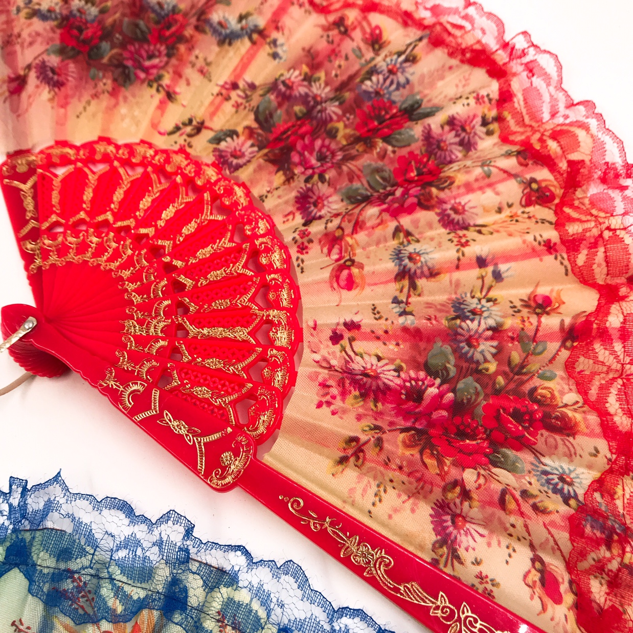 扇子/折叠扇/扇子女夏季中国风/风扇/纸质扇子白底实物图