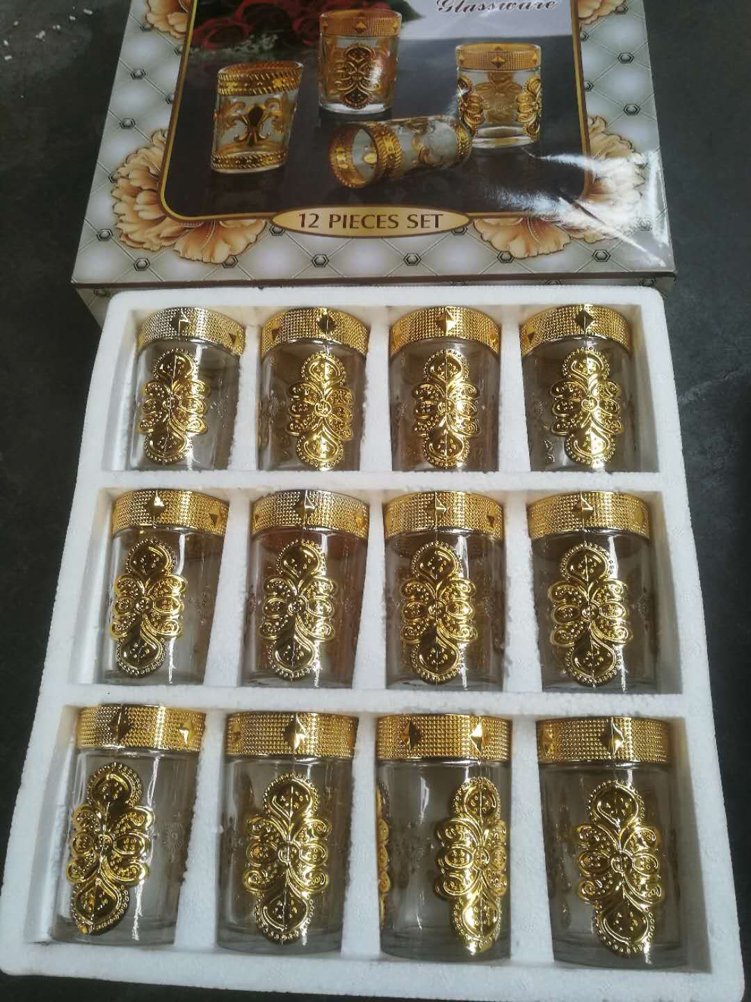红色，金色，银色，绿色，