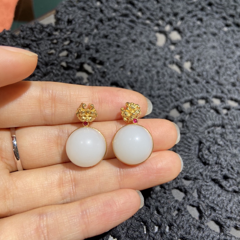 Hetian jade egg surface inlaid gold pendant thumbnail
