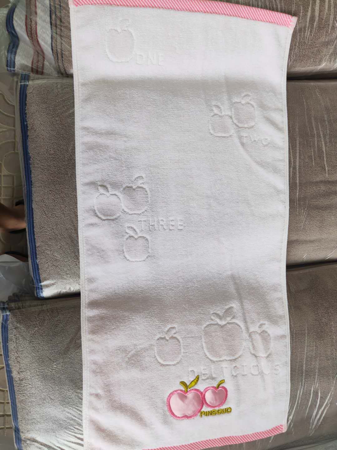 Colorful star-cut apple towel Specification image