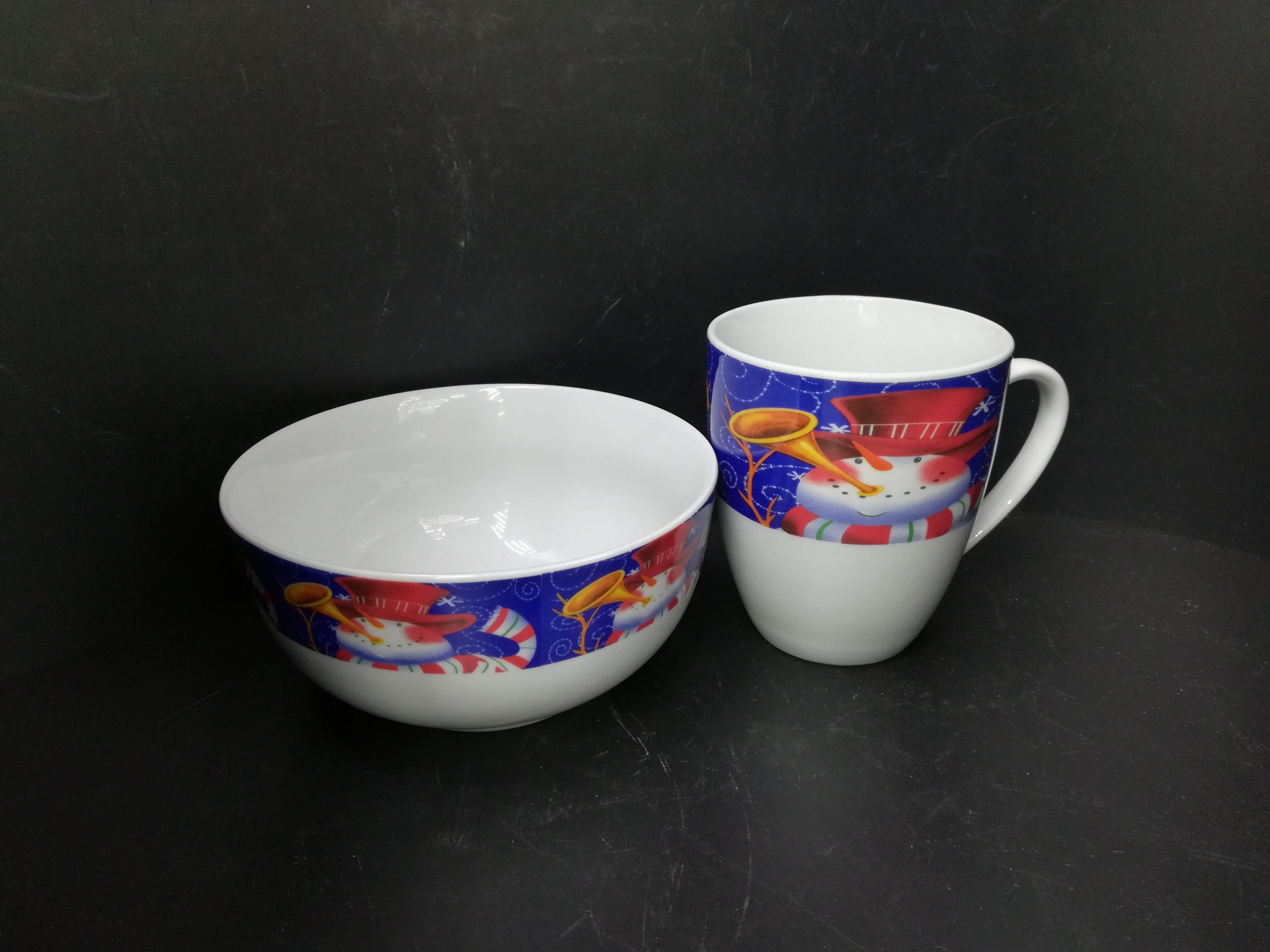 30 Head Ceramic Tableware Set Christmas Tableware Set Application Scenario