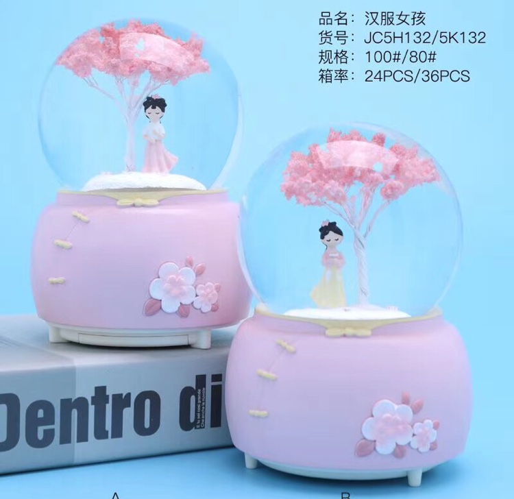 Hanfu girl crystal ball