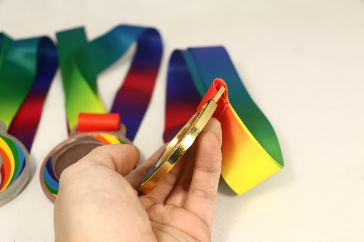HR-011 Blank Rainbow High-end Medal Zinc Alloy High-quality Medal Color Medal Customizable logo Specification image