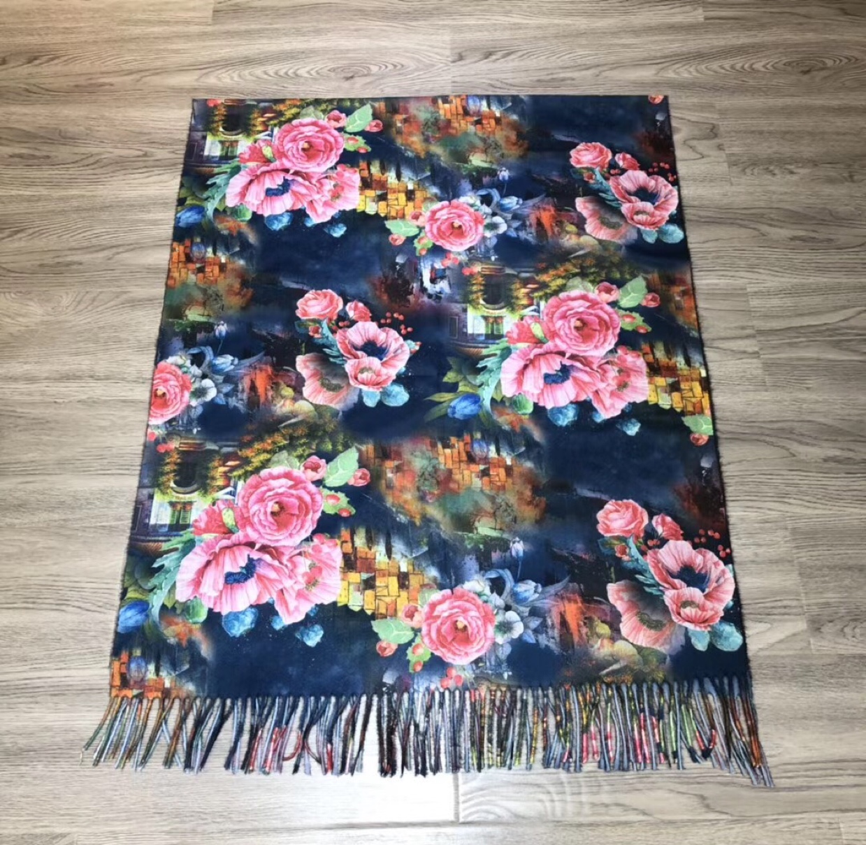 Gold scarf
Autumn and winter new cashmere printing series tassels thumbnail