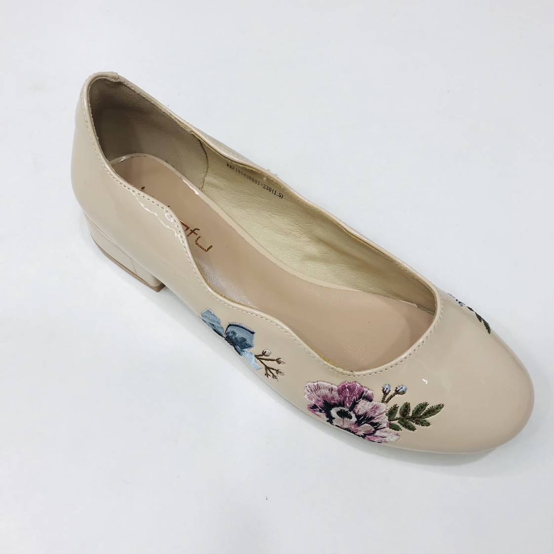 Victory Shoes Women's patent leather embroidered stylish low-heeled single shoes Application Scenario