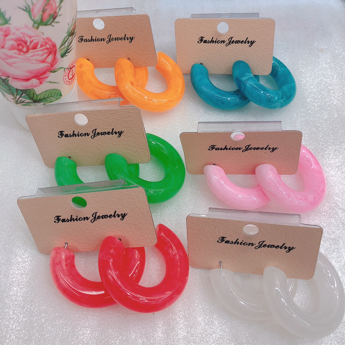 厂家直销 C形树脂耳环 恩在饰品 035图