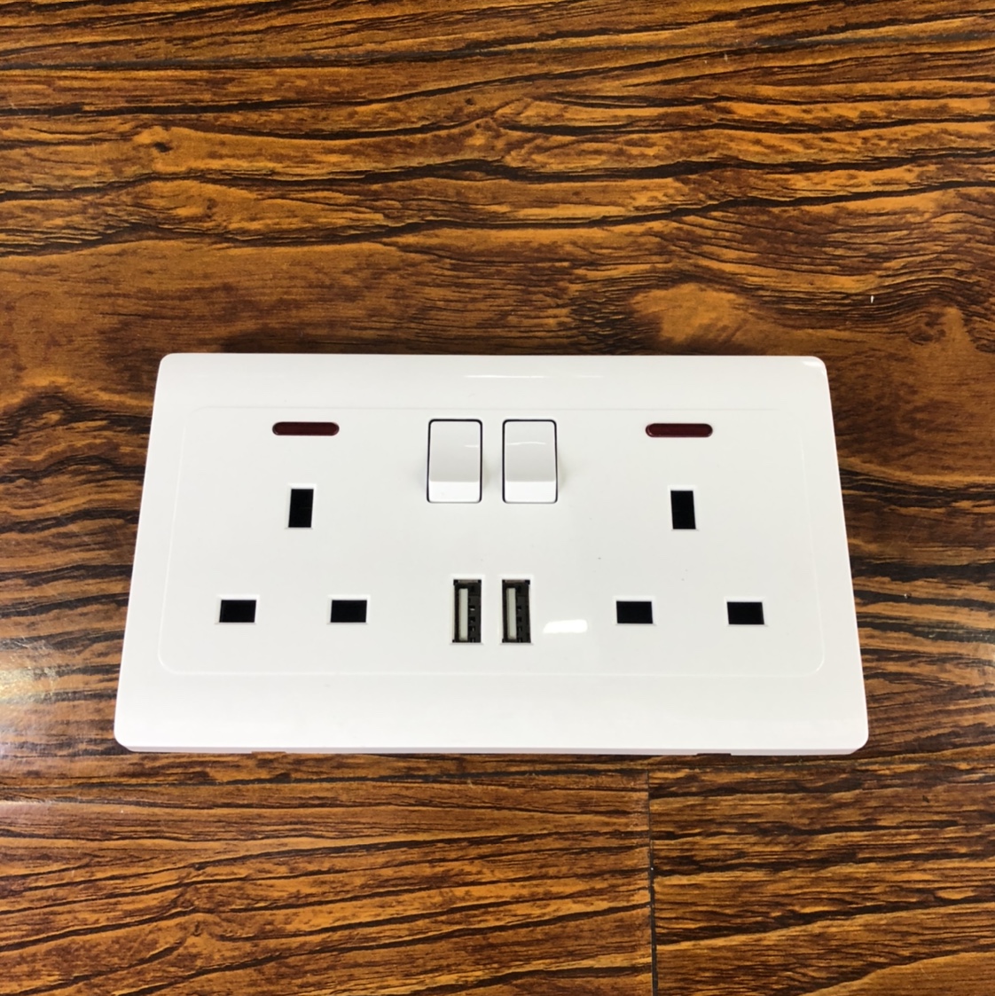 Scneme dual USB socket thumbnail