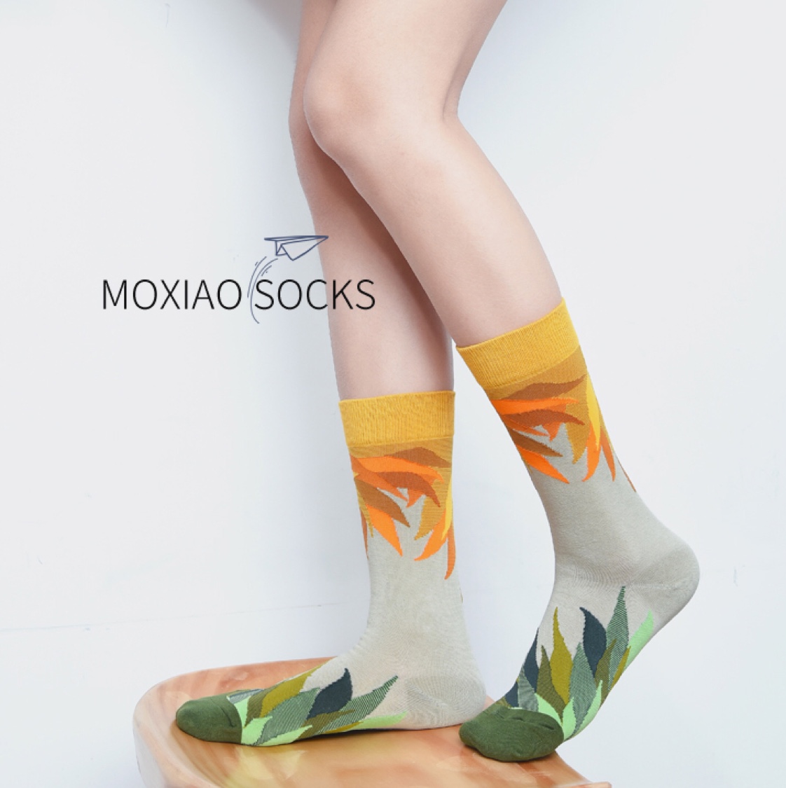 MOXIAO's new French art series checkered art women's mid-calf socks undefined