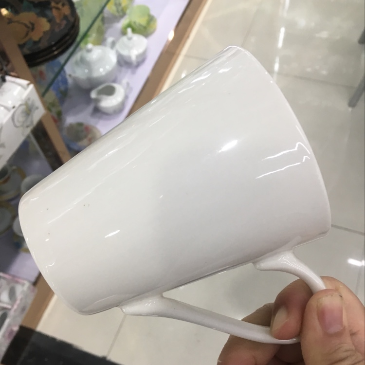 White Tire Mug details Picture
