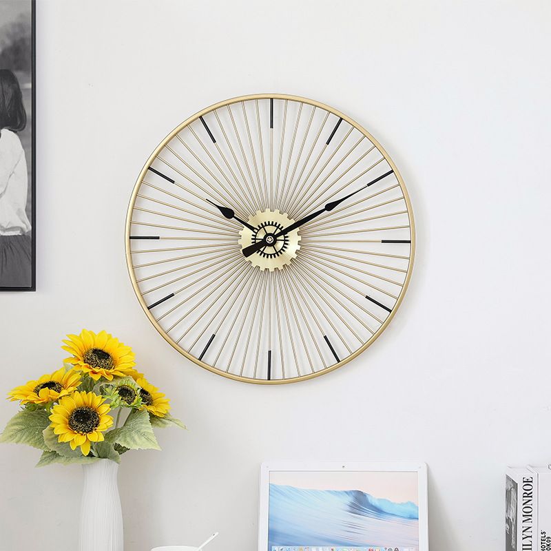现代时尚日式钟表挂钟 客厅北欧摆件静音壁挂创意钟