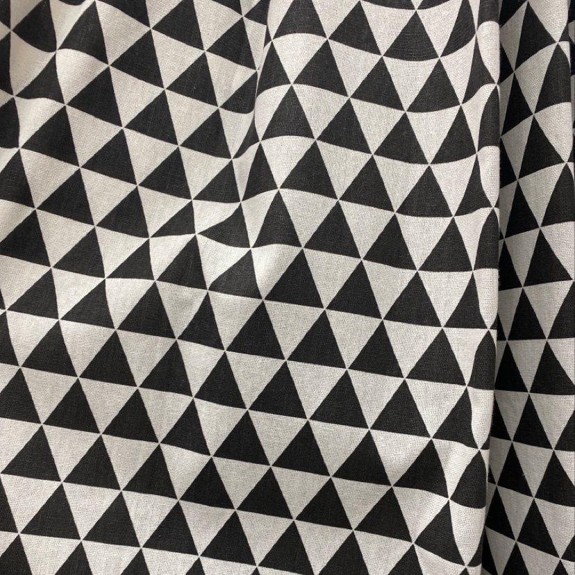 欧洲风格几何系列黑白三角印花棉麻制定落地窗帘图