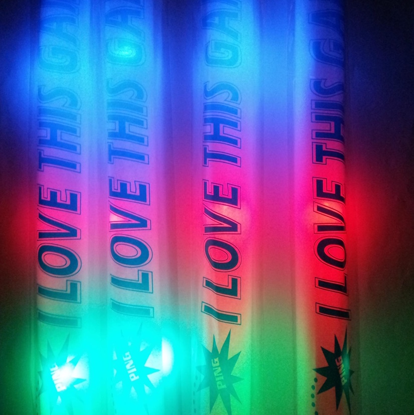 公园夜市地摊货源经典款LED灯七彩泡沫海绵棒闪光棒发光棒荧光棒晚会演唱会酒吧助威道具促销广告礼品赠品logo定制厂家直销