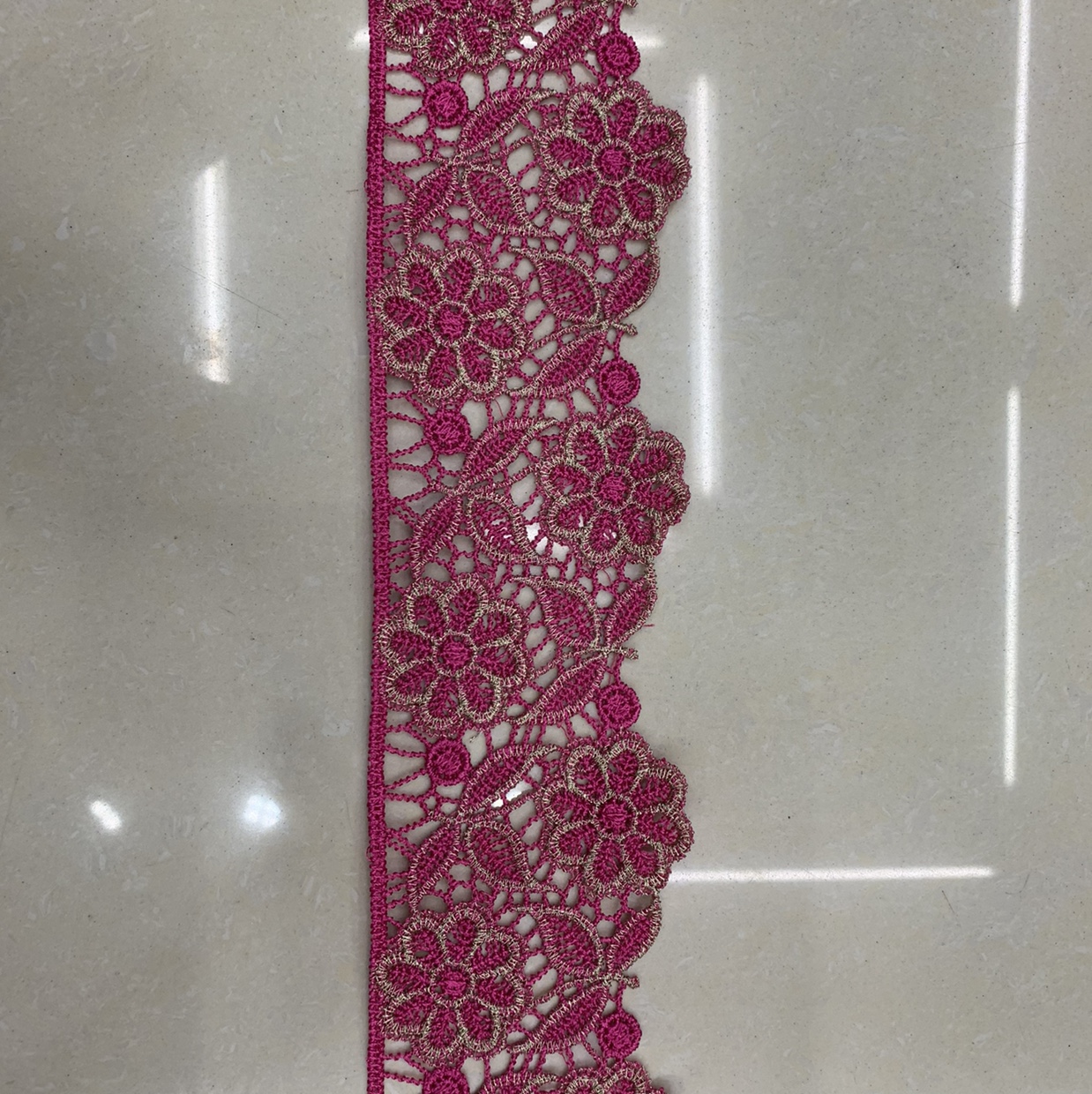 涤光水溶双色花边，玫红加金JR215#