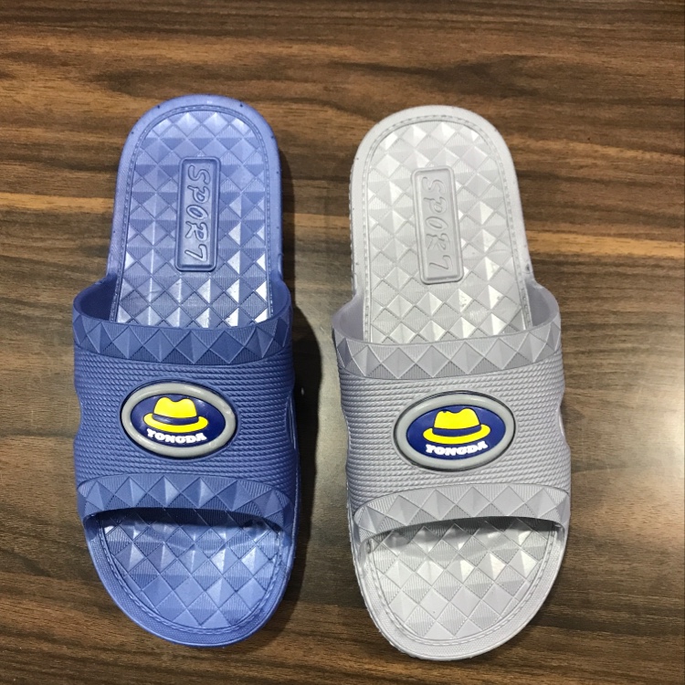 Men's slippers and hats