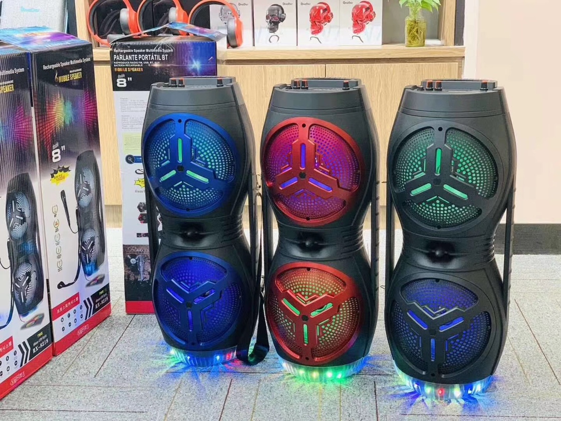 蓝牙音响带灯带麦克风