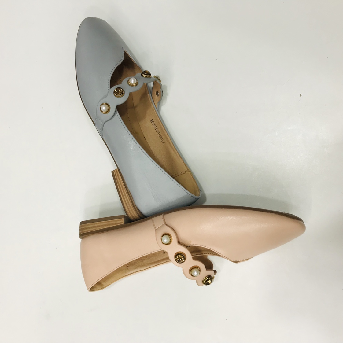 Victory Shoes Women's pearl buckle candy-colored flat one-foot shoe Application Scenario