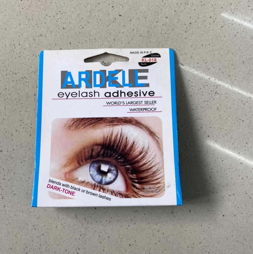Eyelash Glue 13 thumbnail