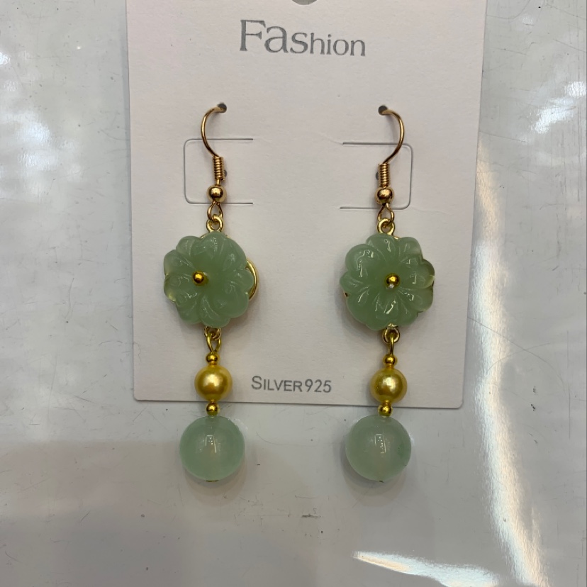 Ancient-style glass chalcedony earrings, women's earrings, hollow design, fashionable accessories, retro crystal zircon earrings, elegant and refined style