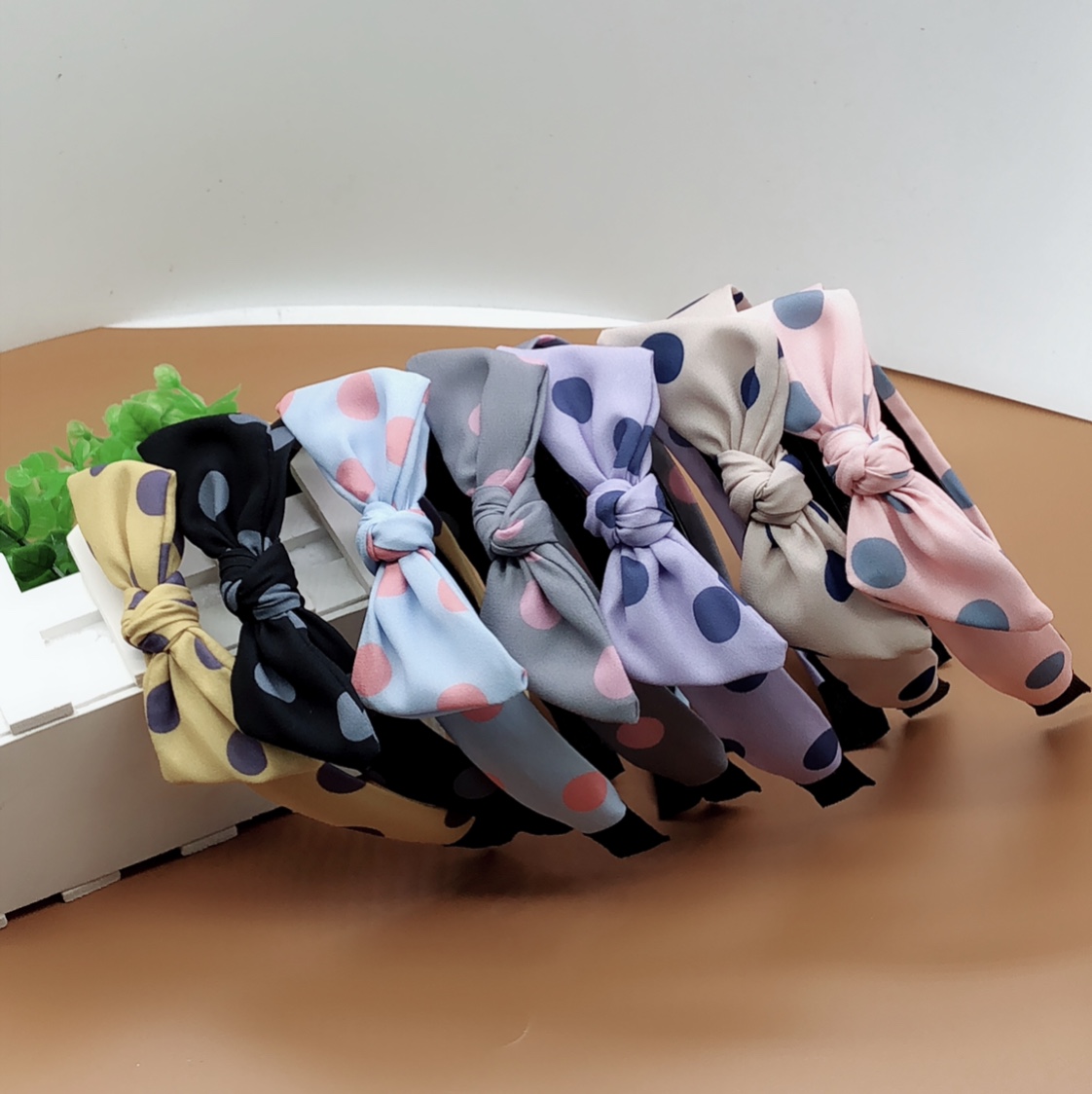 Dotted slanted joints