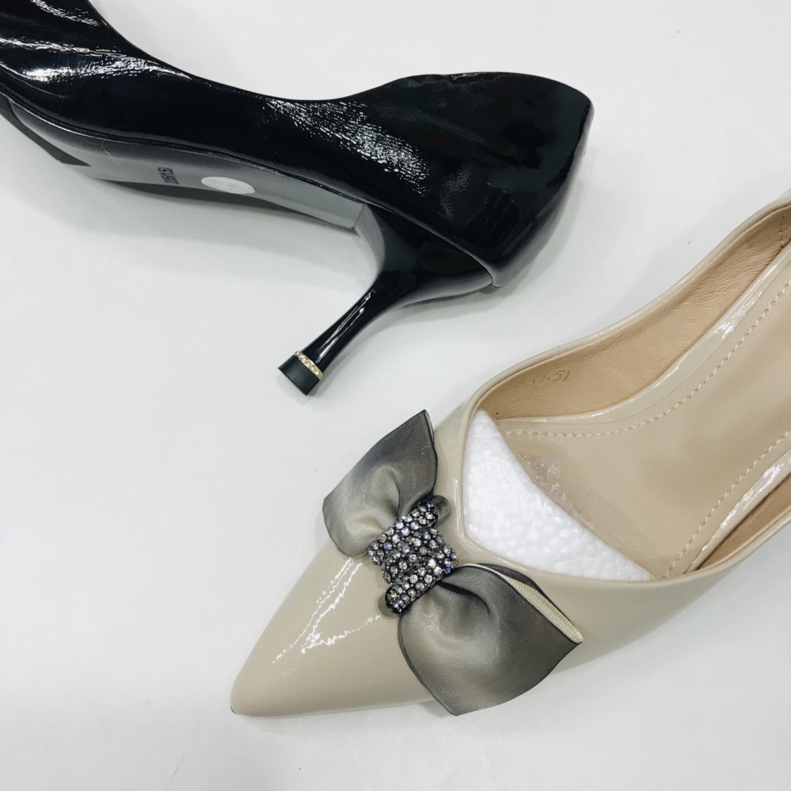 Victory Shoes French patent leather Bow Hollow high-heeled single shoes details Picture