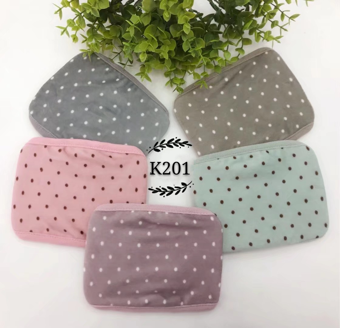 咔伊秀时尚防尘透气口罩秋冬款女款超柔点点产品图