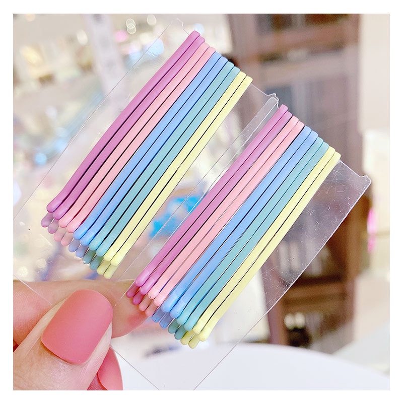 Hyuna Style Hairpin Candy Colored One-Line Clip Headdress Korean Bangs Clip Cute Girl Side Clip Net Red Hair Card Application Scenario