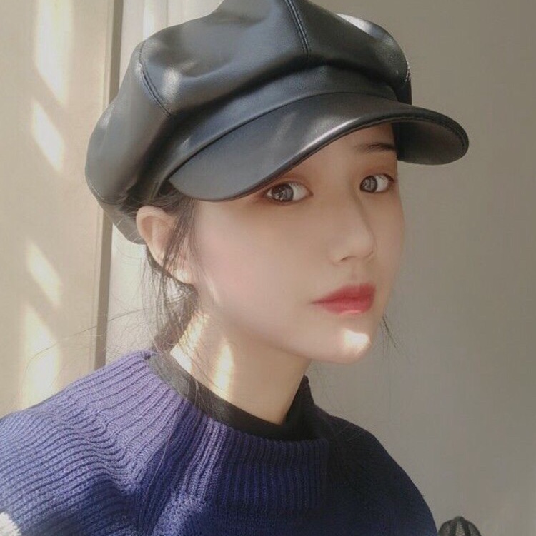 A popular pu leather octagonal hat for women in autumn and winter, a British retro beret, an ins Korean style trendy Japanese leather hat