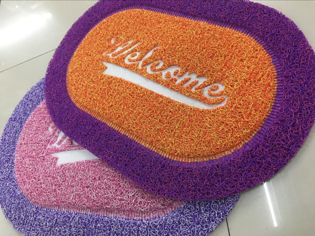 New medium-thick oval brushed two-color Welcome mat, two-color English floor mat, brushed door mat, PVC household mat, wire ring, foot mat, anti-slip mat, outdoor mat, scratch mat. Good product quality, 38*58CM pic 4