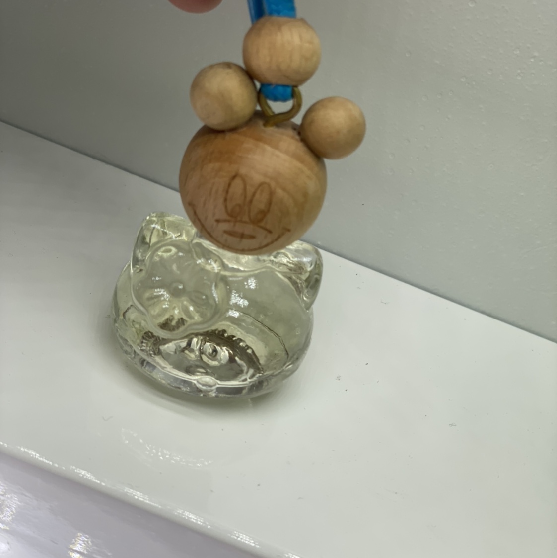 Cartoon Cat Car Perfume Application Scenario