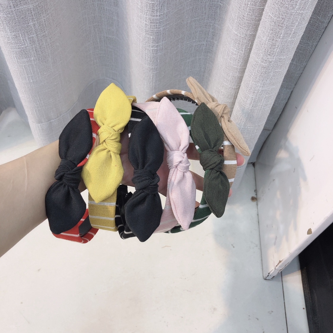 Two-color small ears