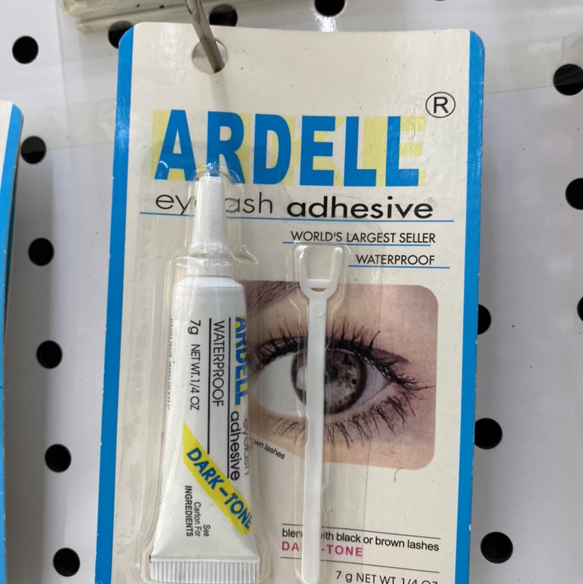 Eyelash glue 12 thumbnail