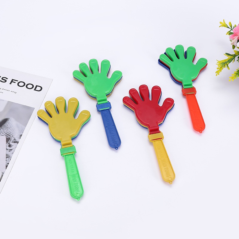 LIGO customized plastic hand claps with colorful national flag advertisements for the World Cup fans' cheering props Application Scenario