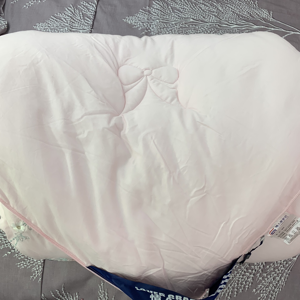 Tencel embroidered winter quilt details Picture