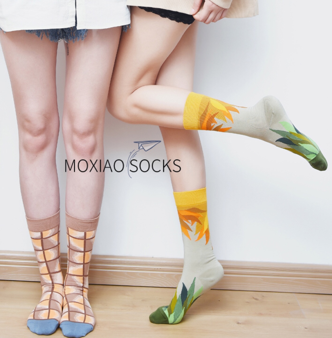 MOXIAO's new French art series checkered art women's mid-calf socks details Picture