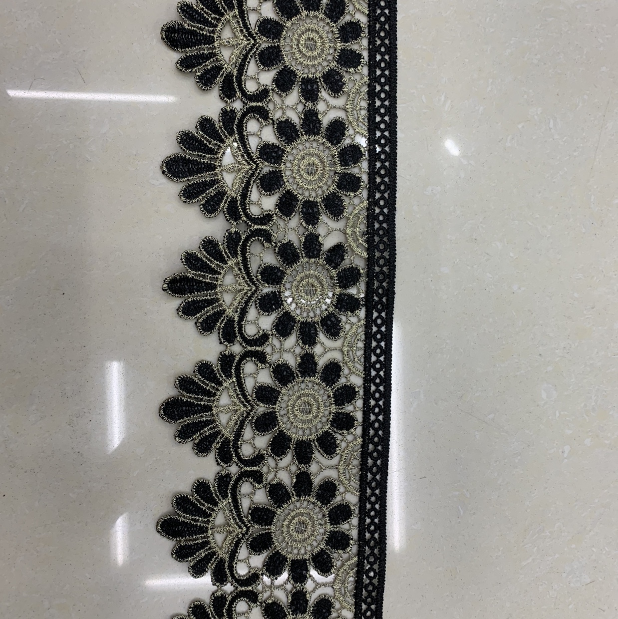 Polyester-polyester water-soluble two-color lace, black and gold JR200# details Picture