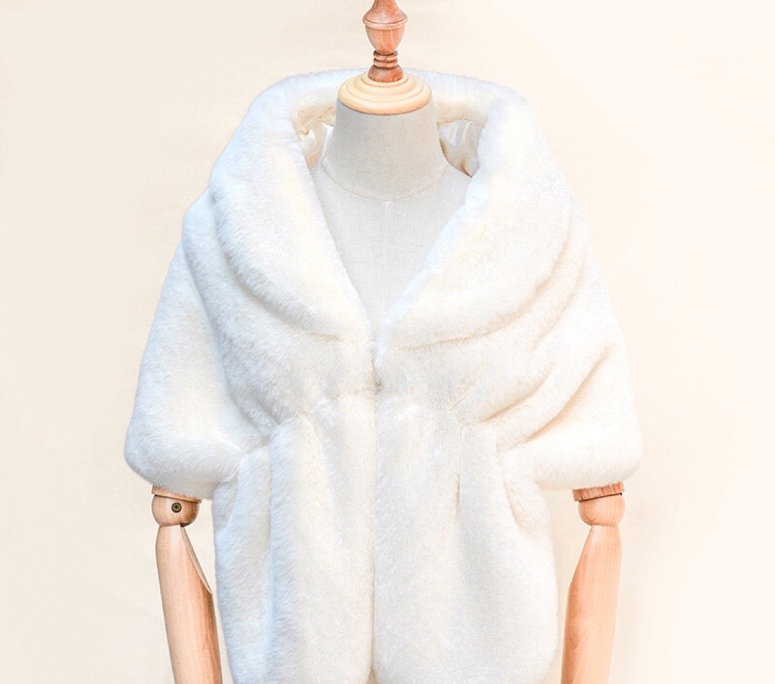 2020 Manufacturer custom-made imitation fur lapel bridal cape European and American fashion trends autumn winter rex rabbit butterfly cape thumbnail