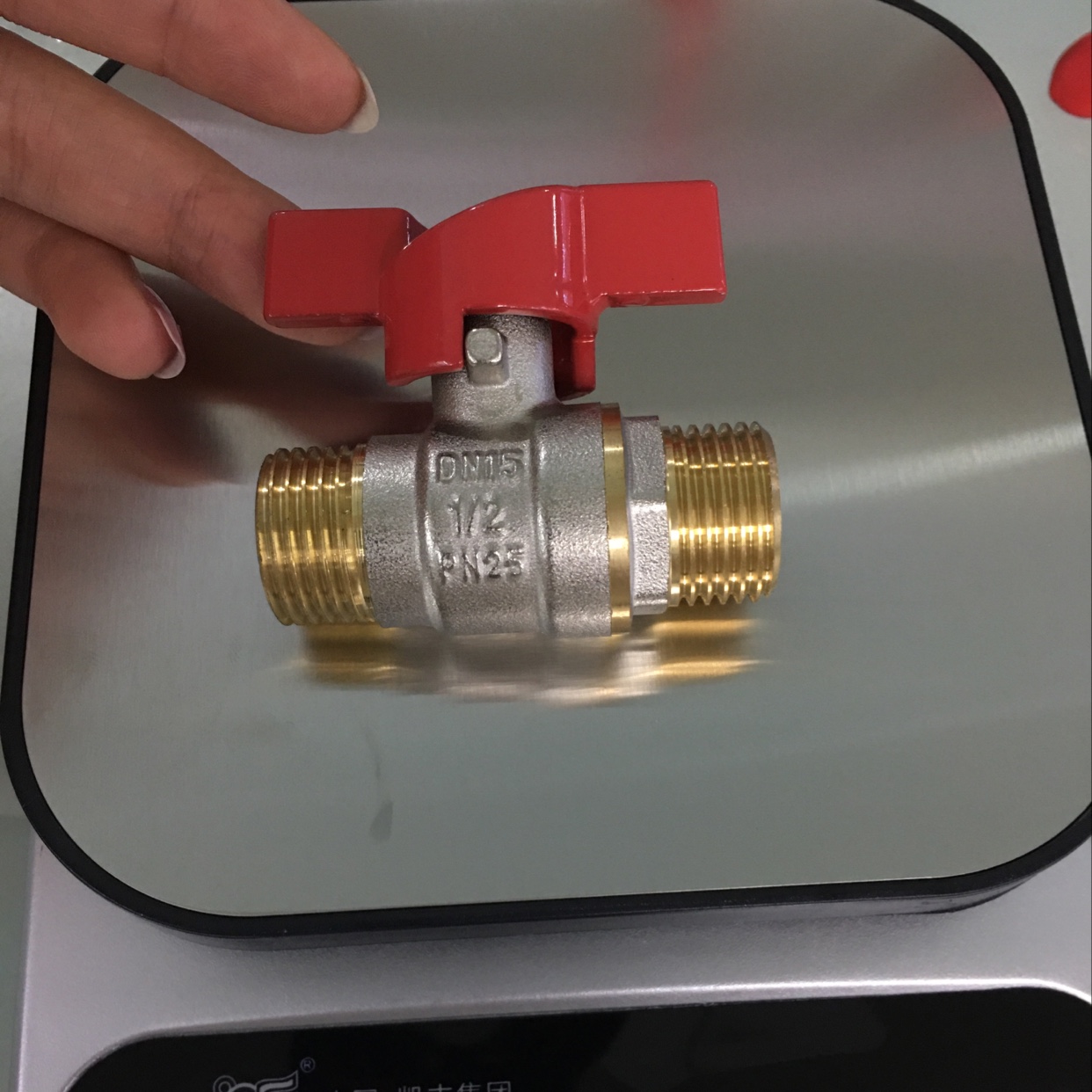 Jisun 黄铜蝶柄双外丝球阀1/2产品图