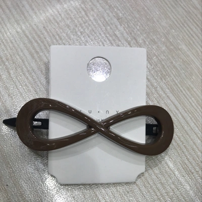 Figure 8 Side Clip Hairpin