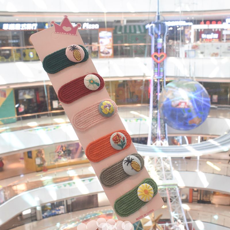 Cute web celebrity girl Korean clip winter knitting yarn bb clip female hair accessories plush ins side hairpin thumbnail