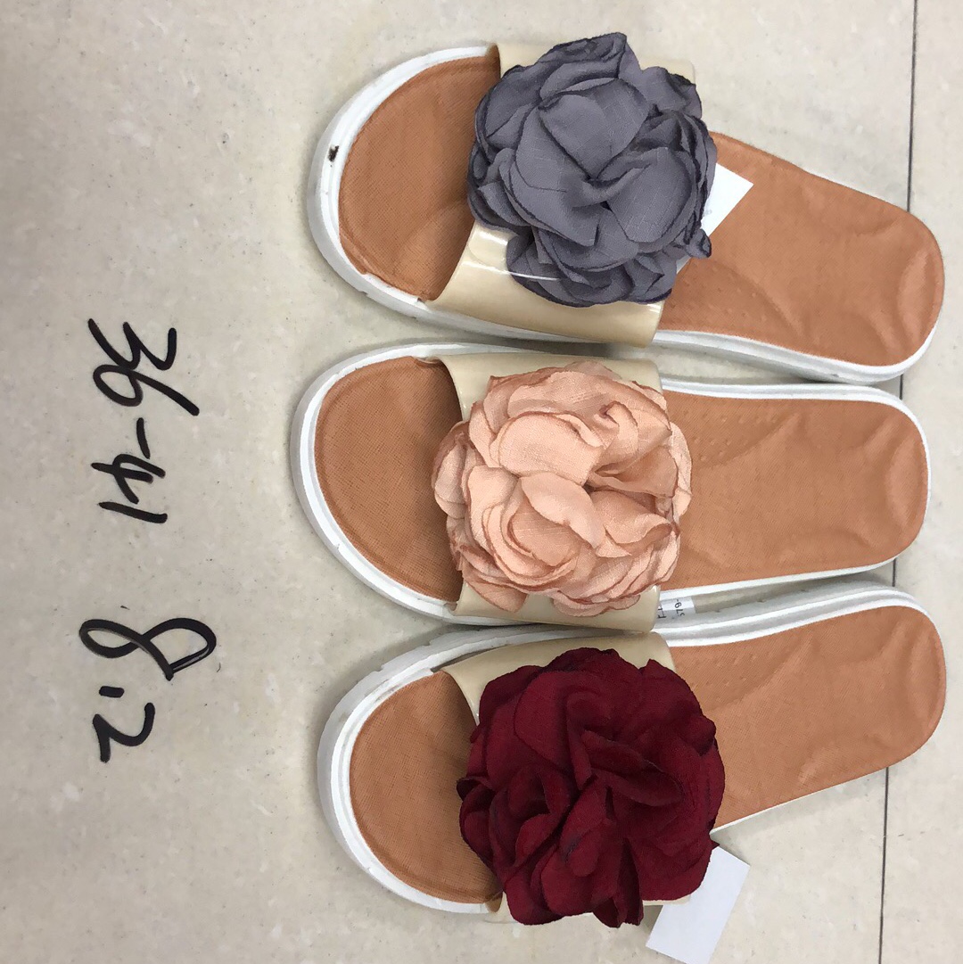 A flirtatious girl's fashion slippers