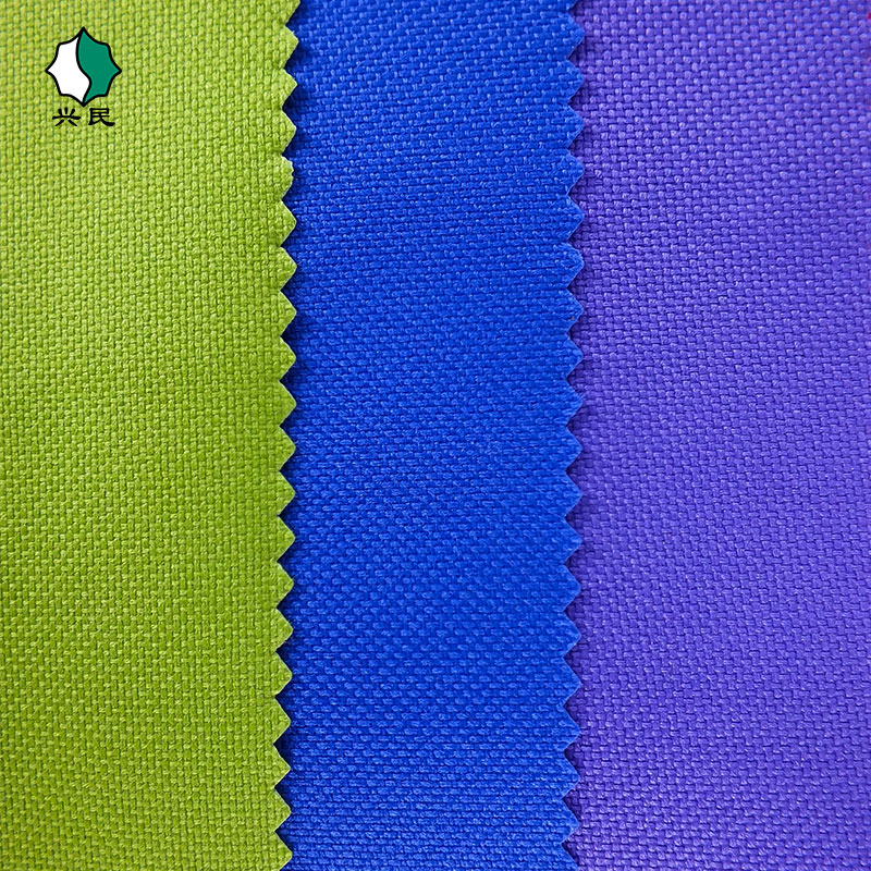 The manufacturer has 2#600DPVC polyester Oxford fabric in stock for luggage and handbags. The color and quality can be customized Specification image