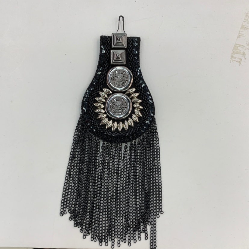 B1 Epaulets